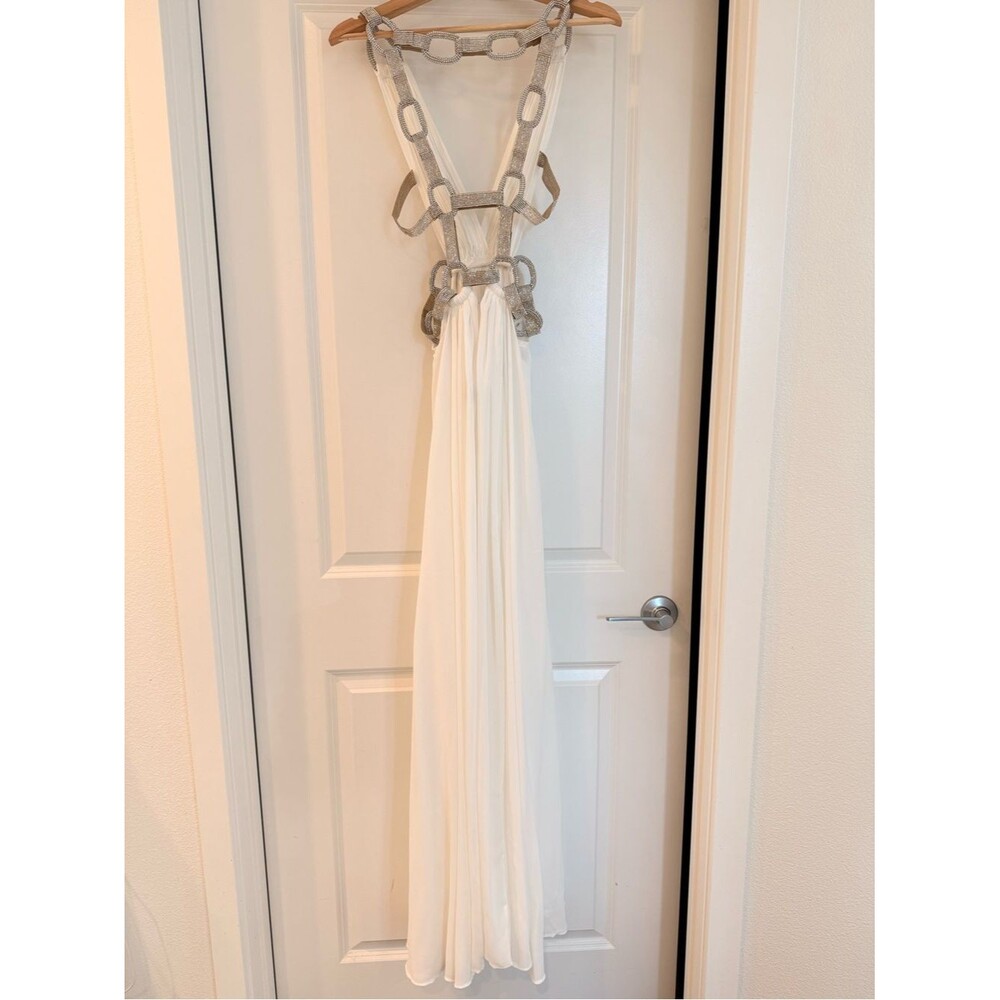 NEW BRONX AND BANCO Elegant White Cutout Plunge Brielle Diamond Gown - Picture 13 of 15